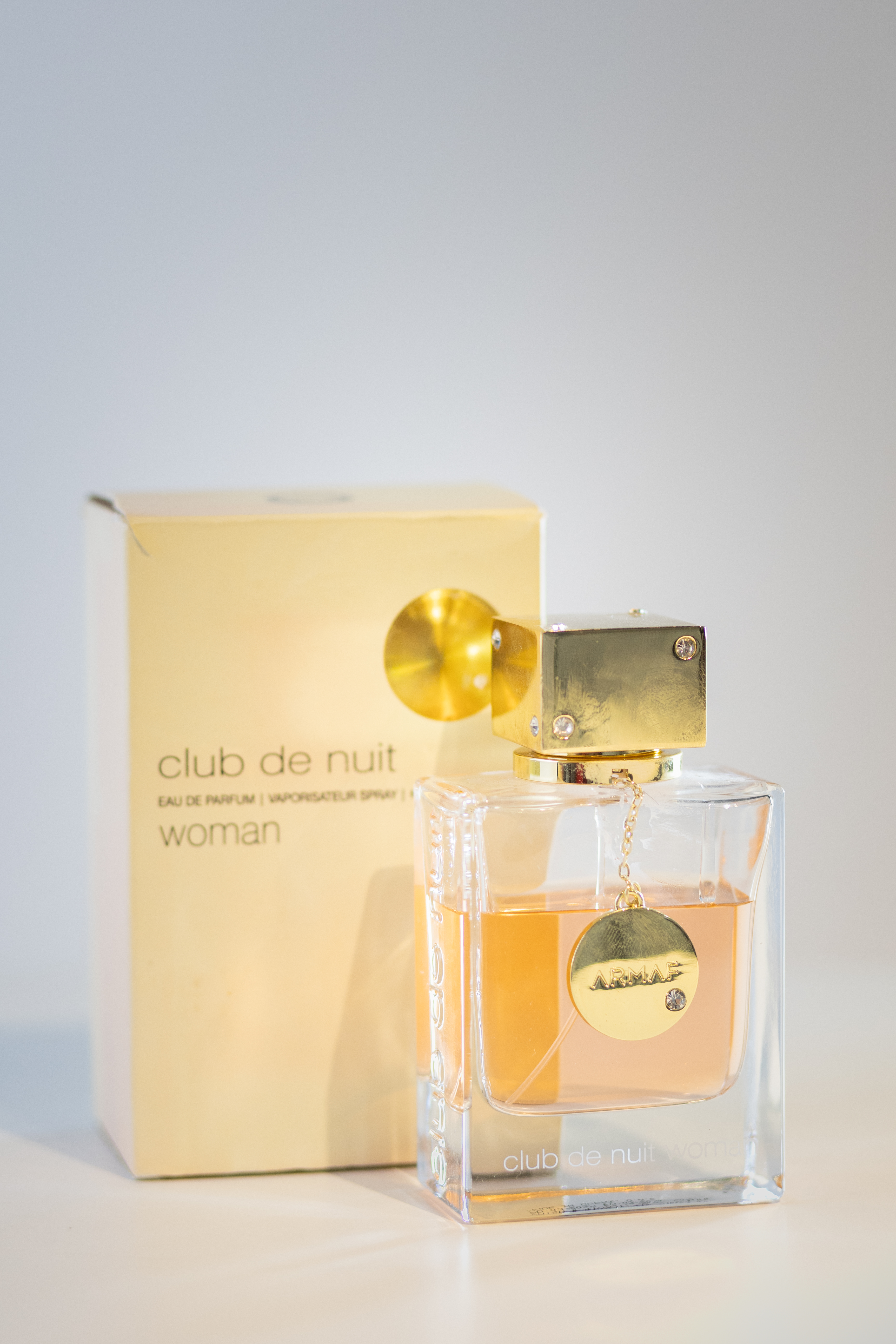Club de Nuit Woman